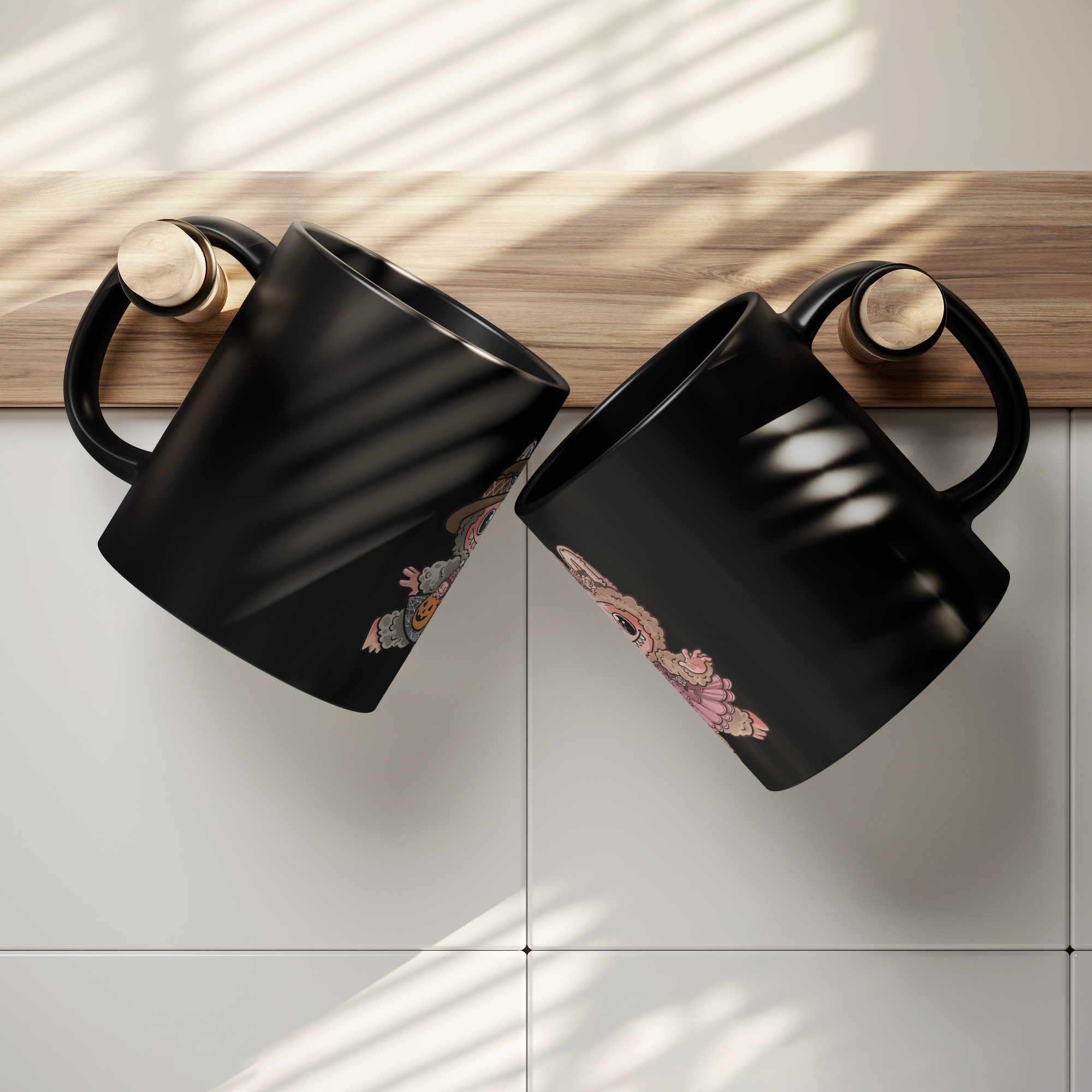 Krus_black_Lifestyle_Hanging_Mugs_Mockup.png